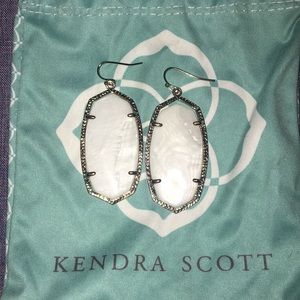 KENDRA SCOTT White Stone Danielle Earrings